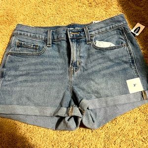 Size 4 old navy jeans. New with tags.
